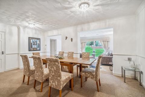 35 Rixon Close, George Green, Slough, SL3 6RH