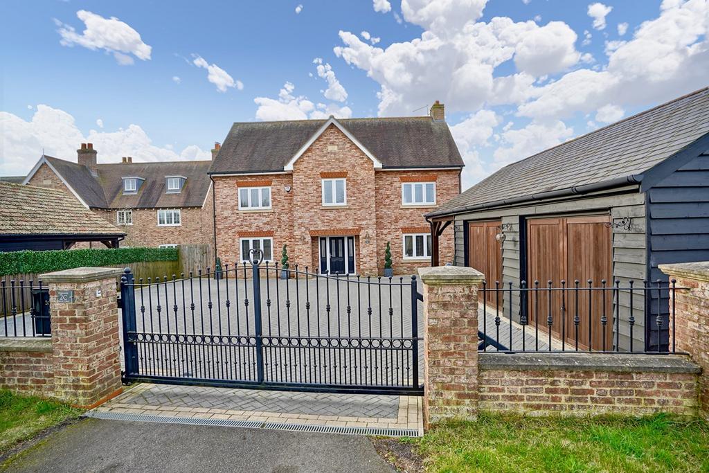 Ermine Street, Great Stukeley, Huntingdon, PE28 5 bed detached house