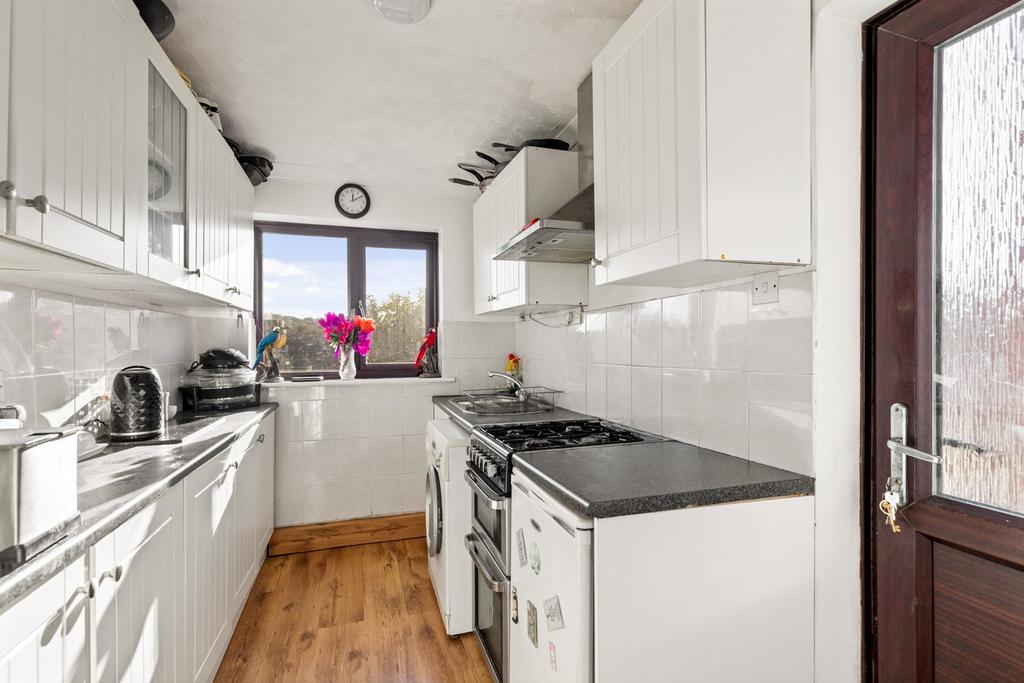 Edred Road, Dover, CT17 4 bed end of terrace house for sale £240,000
