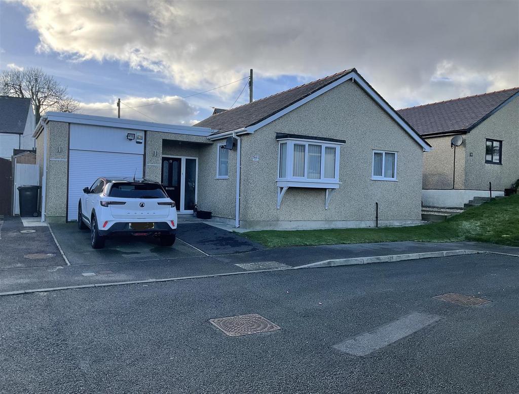 Cae Rhos, Brynteg 2 bed detached bungalow £255,000