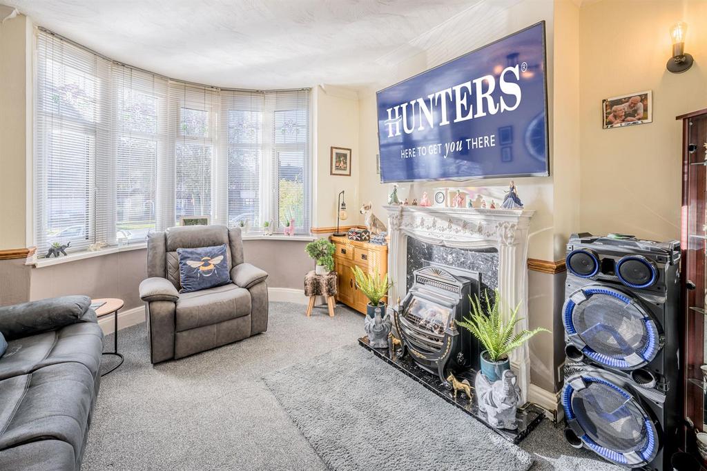 Haden Hill Road, Halesowen, B63 3NQ 4 bed semidetached house for sale