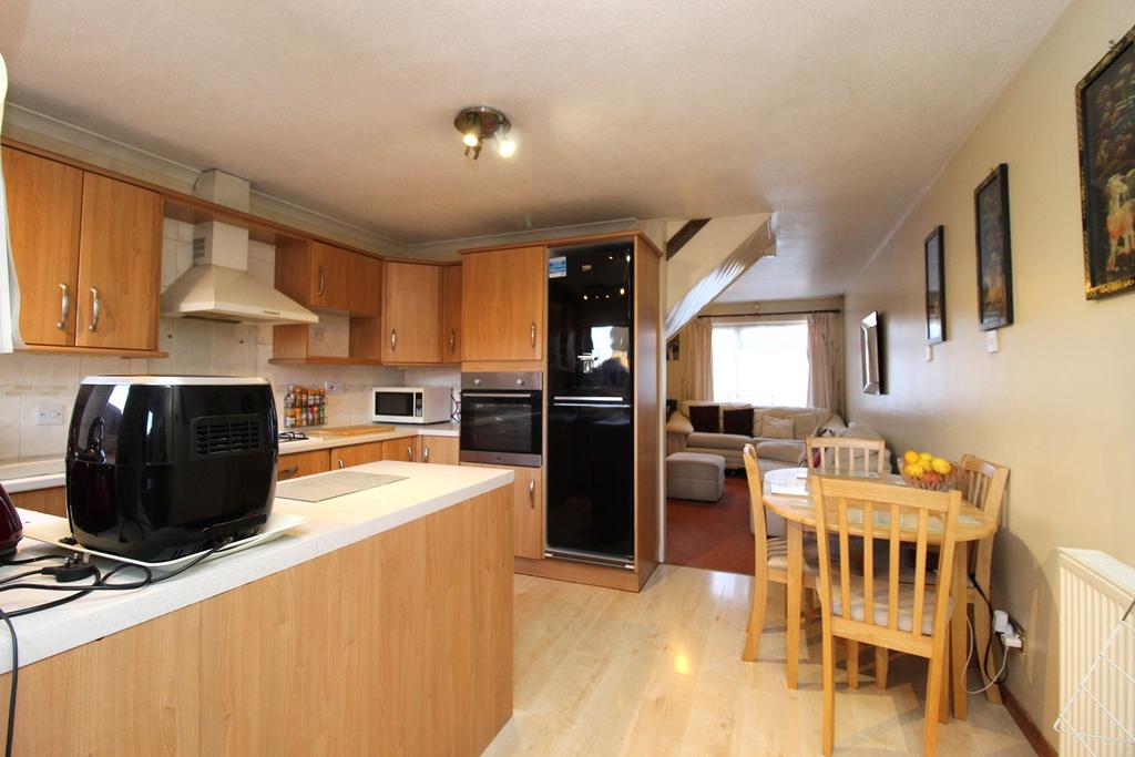 Peartree Road, Herne Bay, CT6 2 bed terraced house for sale £250,000