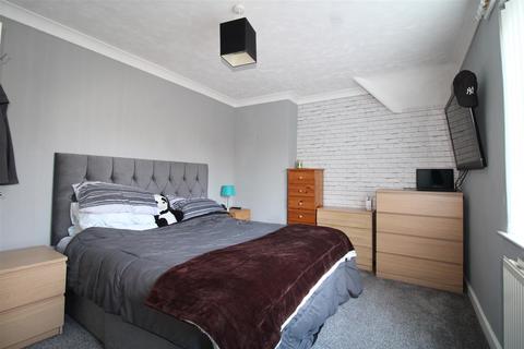 25 Bath Road, Quarry Bank, Brierley Hill, DY5 1AZ