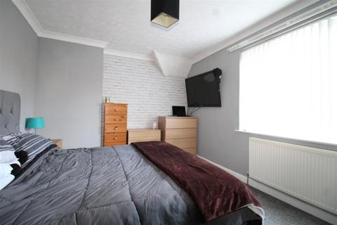 25 Bath Road, Quarry Bank, Brierley Hill, DY5 1AZ