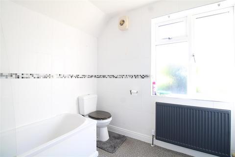 25 Bath Road, Quarry Bank, Brierley Hill, DY5 1AZ