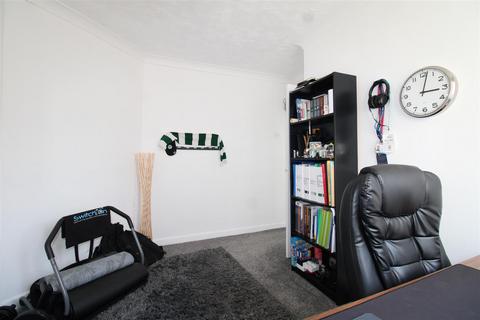 25 Bath Road, Quarry Bank, Brierley Hill, DY5 1AZ
