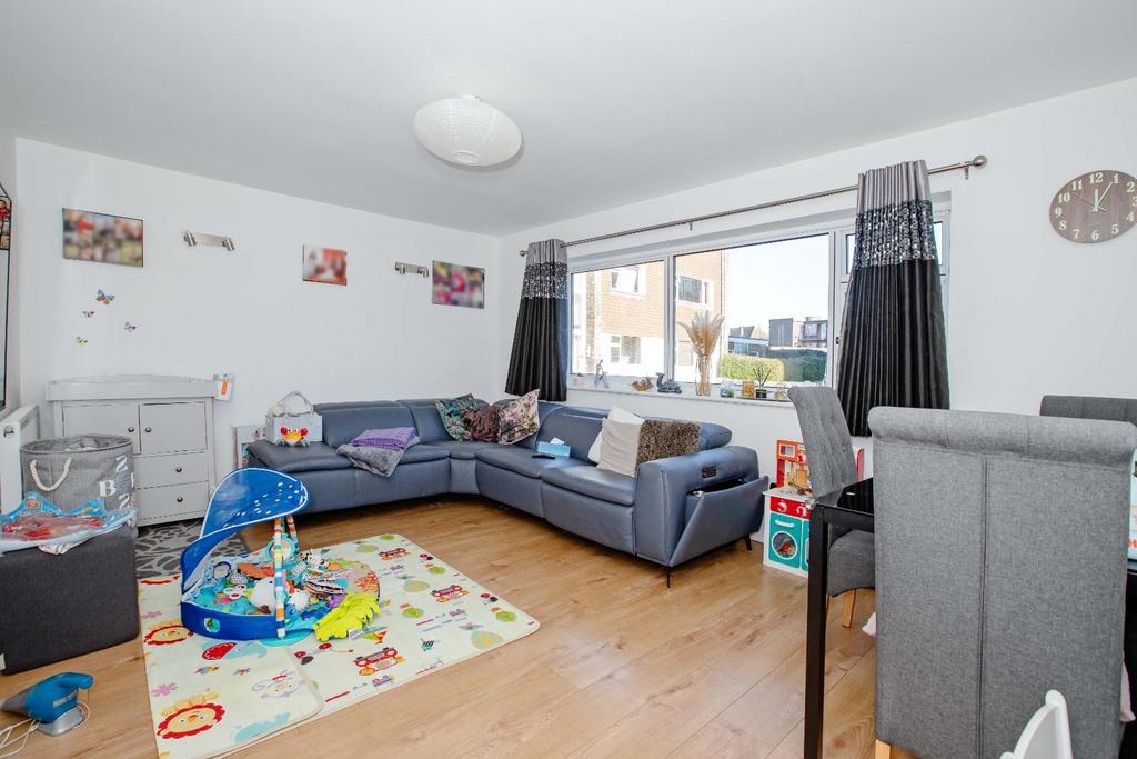 Sompting Road, Lancing 2 bed flat for sale £225,000