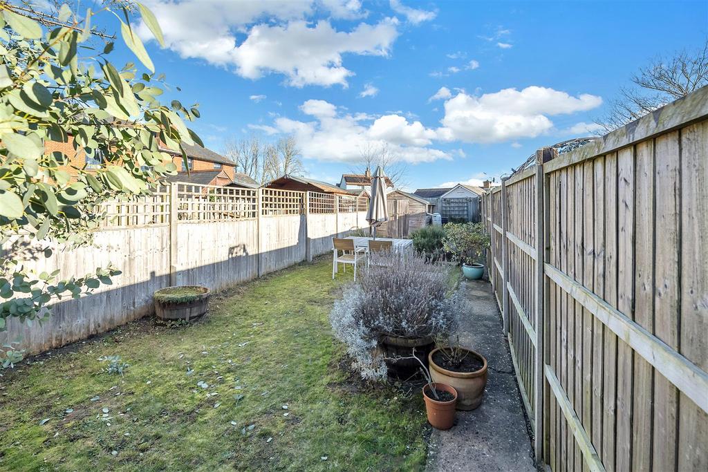 Southgate Street, Bury St. Edmunds 2 bed terraced house for sale £300,000