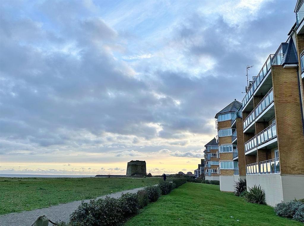 San Diego Way, Sovereign Harbour, Eastbourne BN23 2 bed flat for sale