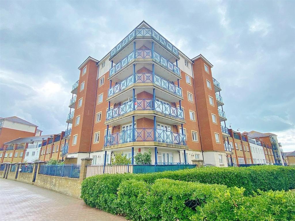 Dominica Court, Sovereign Harbour, Eastbourne BN23 2 bed flat for sale