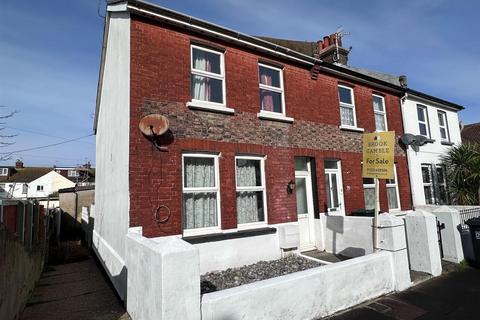 3 bedroom end of terrace house for sale - Fairlight Road, Eastbourne BN22