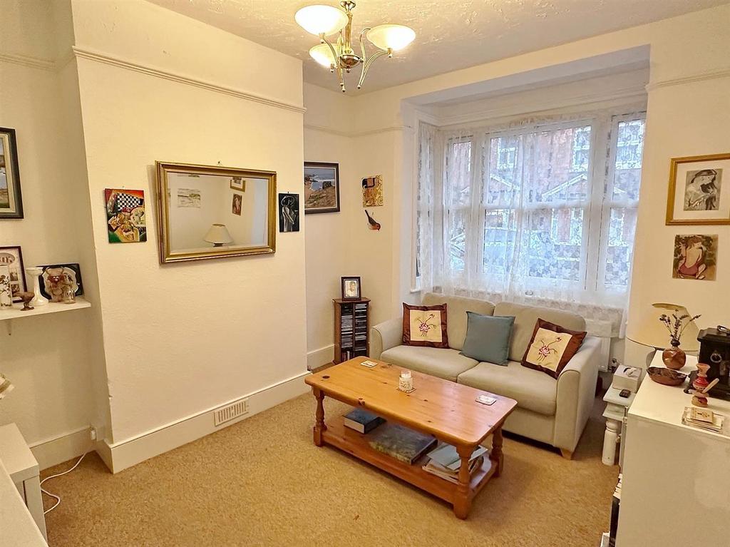 Greys Road, Eastbourne BN20 2 bed end of terrace house for sale £329,950