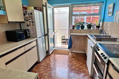 3 Claxton Close, Eastbourne, BN21 2RT