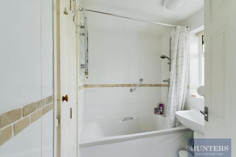 17 Durham Close, Cheltenham, GL51 3DF