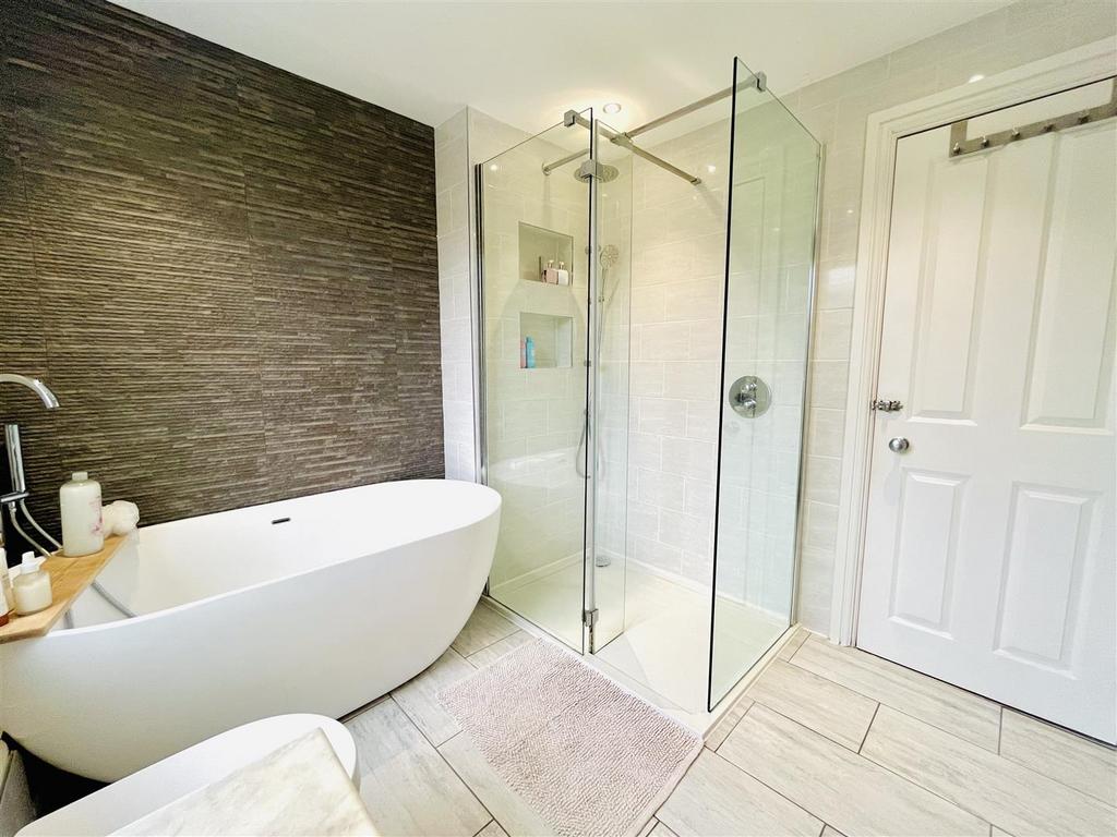 Bathroom Aspect 2