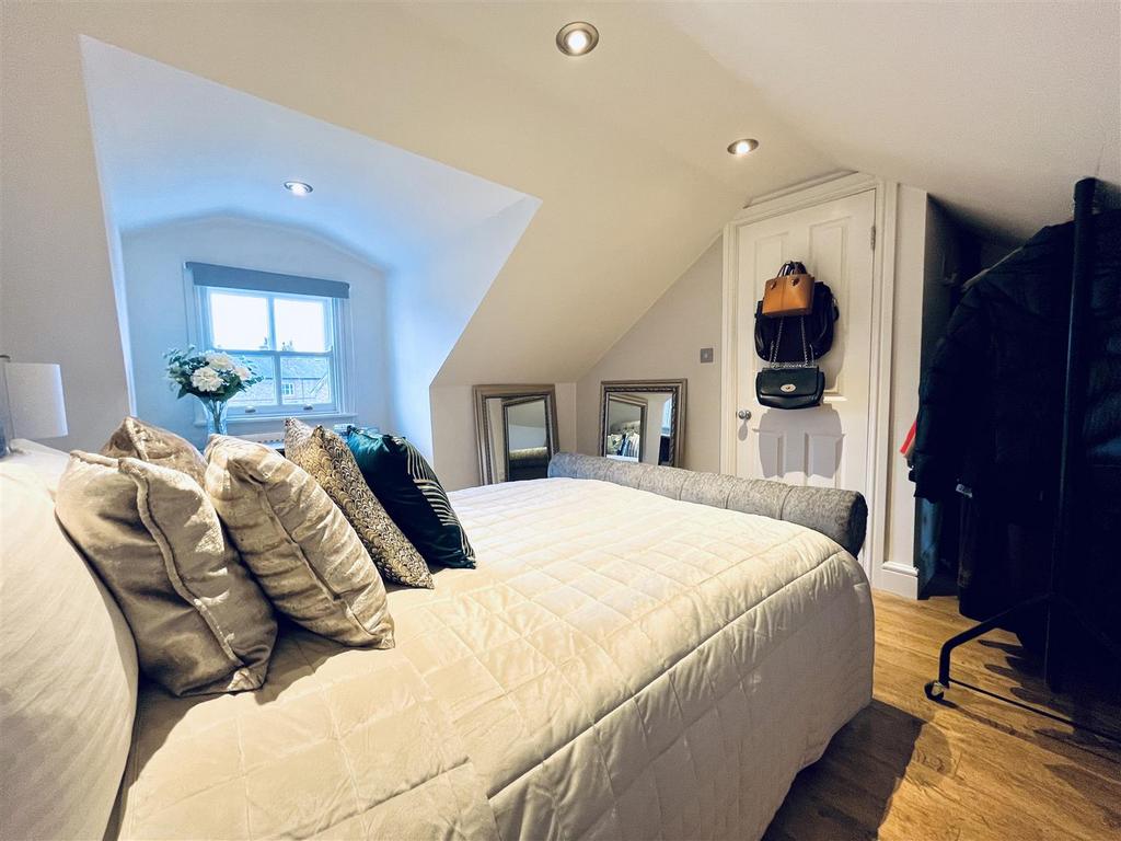 Guest Bedroom 4