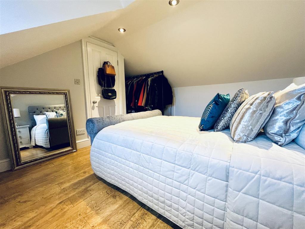 Bedroom Aspect 3