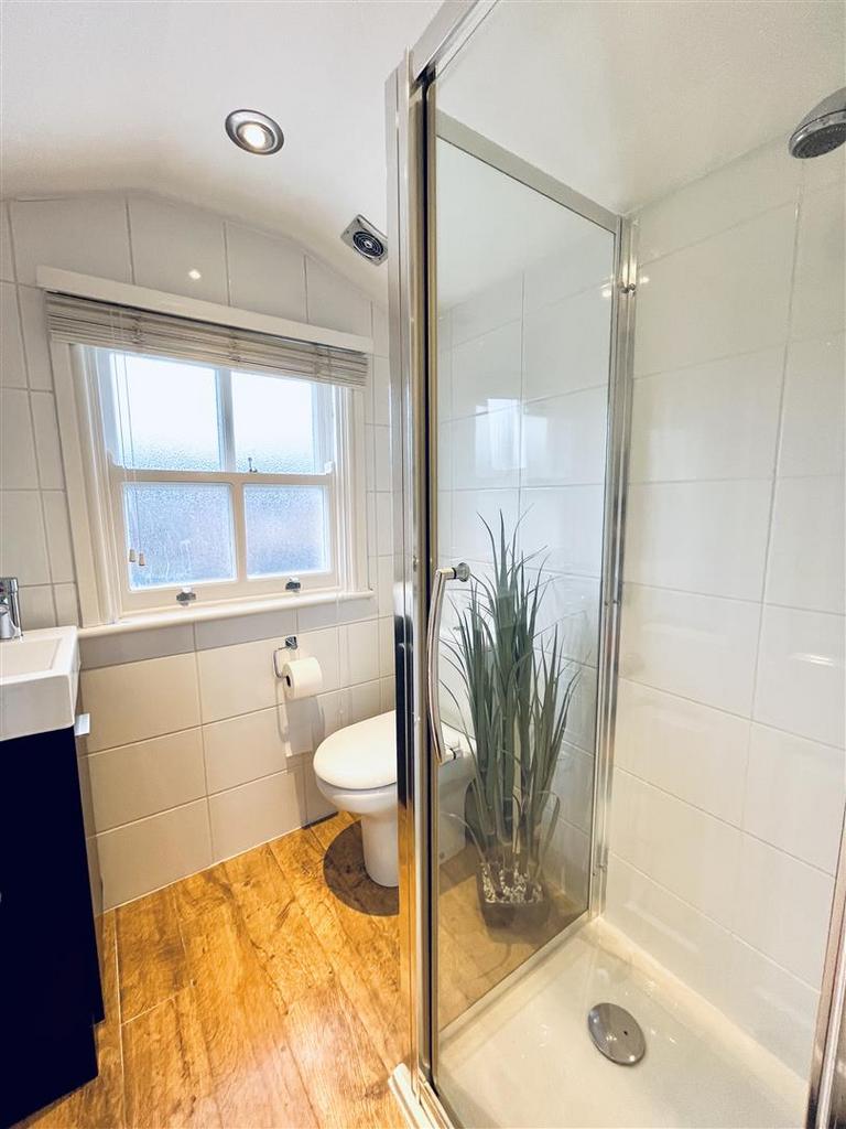 Bed 4 En Suite