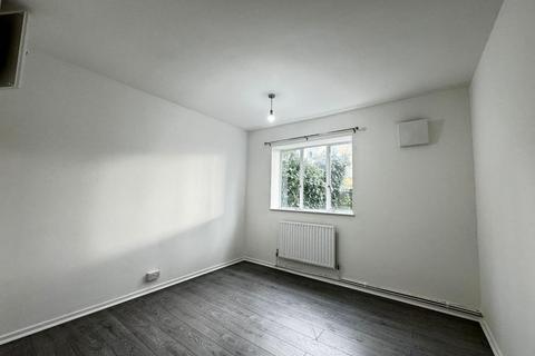 2 bedroom flat to rent, Bromley Road, London
