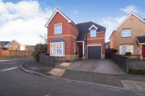 3 bedroom detached house for sale - Doulton Close, Harlow