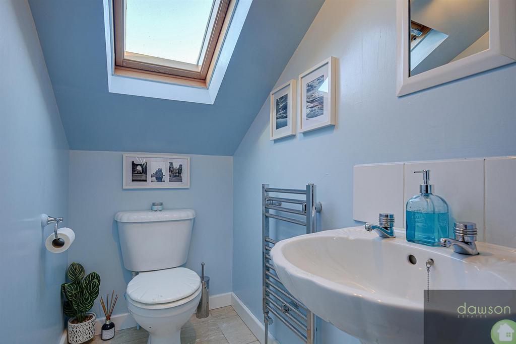 En-suite W.c.