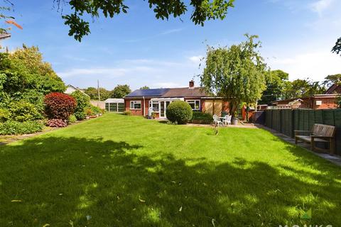 2 bedroom detached bungalow for sale, Station Road, Llanymynech