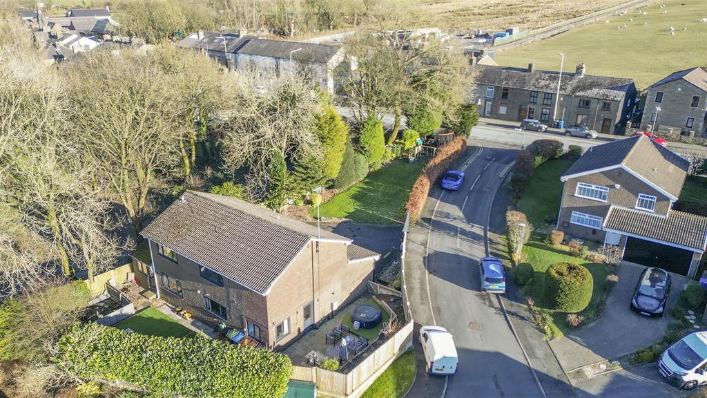 Alderwood Grove, Edenfield, Ramsbottom, Bury 4 bed detached house for