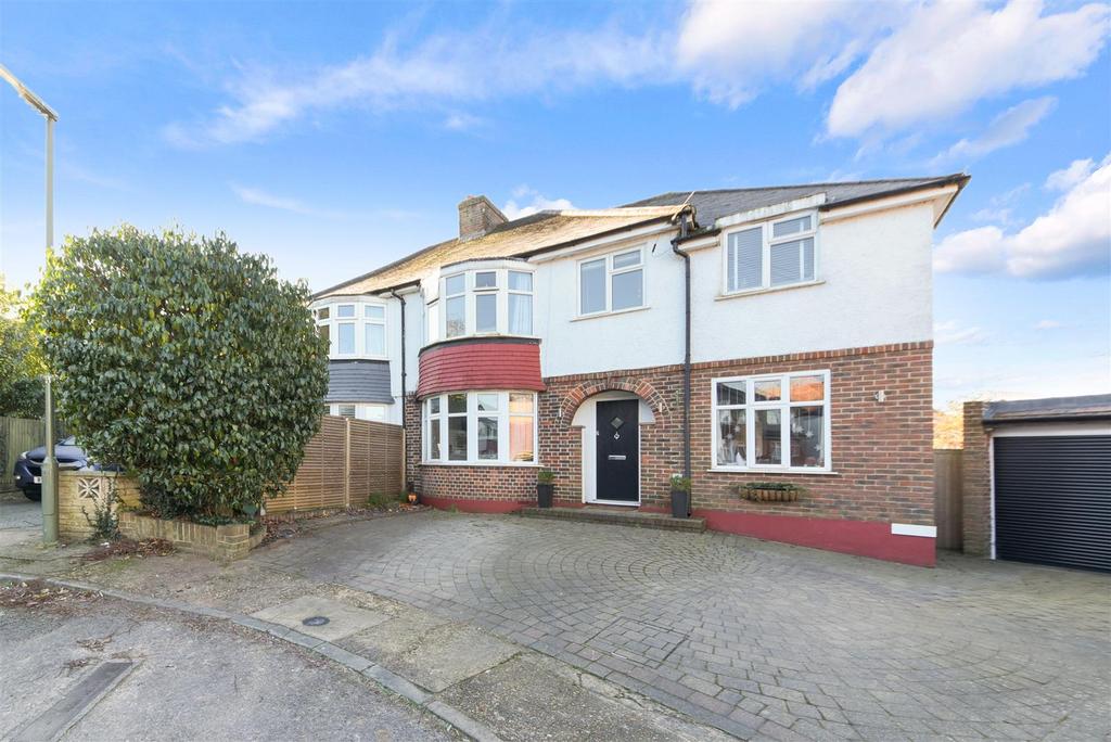 Warren Mead, Banstead 4 bed semidetached house for sale £775,000