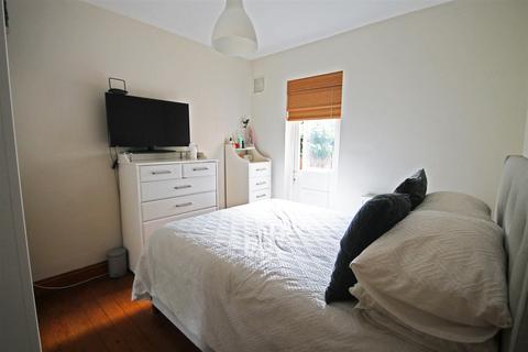 2 bedroom flat for sale, Bower Street