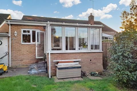 2 bedroom semi-detached bungalow for sale, Ivy Close, Westergate