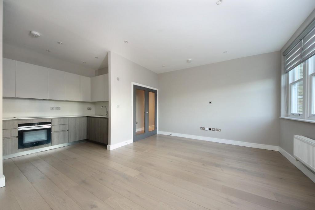 58 Woodfield Rd W5 2 bed apartment £530,000