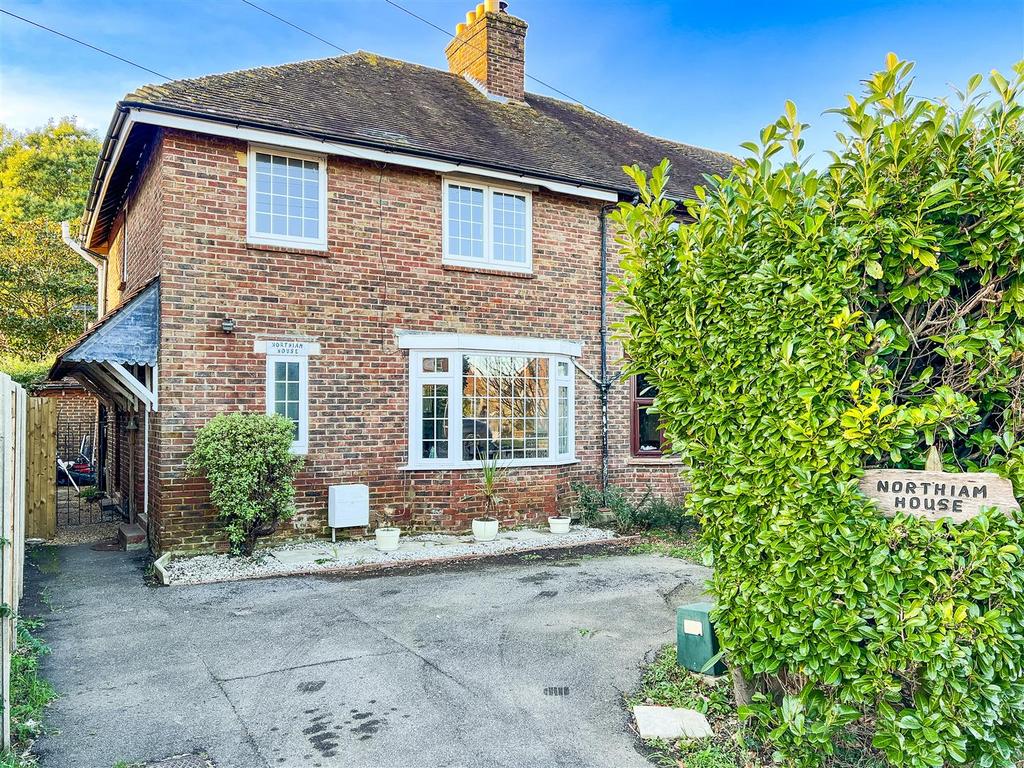Broad Road, Nutbourne, Chichester 3 bed semidetached house for sale