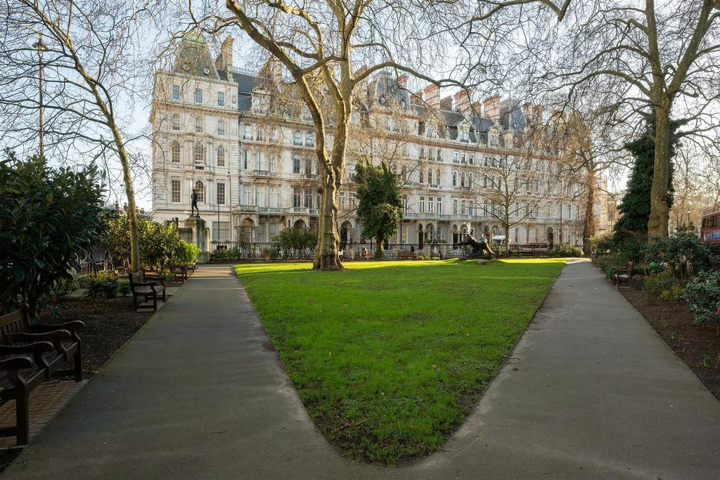 6, 1a Grosvenor Gardens Hi-5.jpg