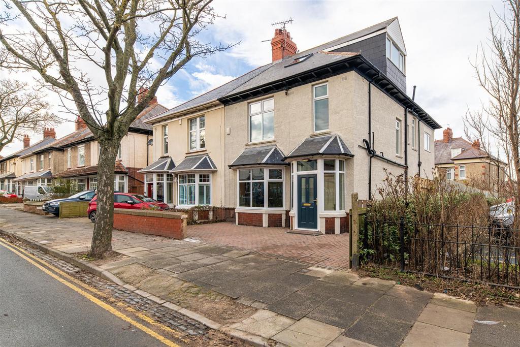 Eastbourne Gardens, Whitley Bay 5 bed semidetached house for sale £