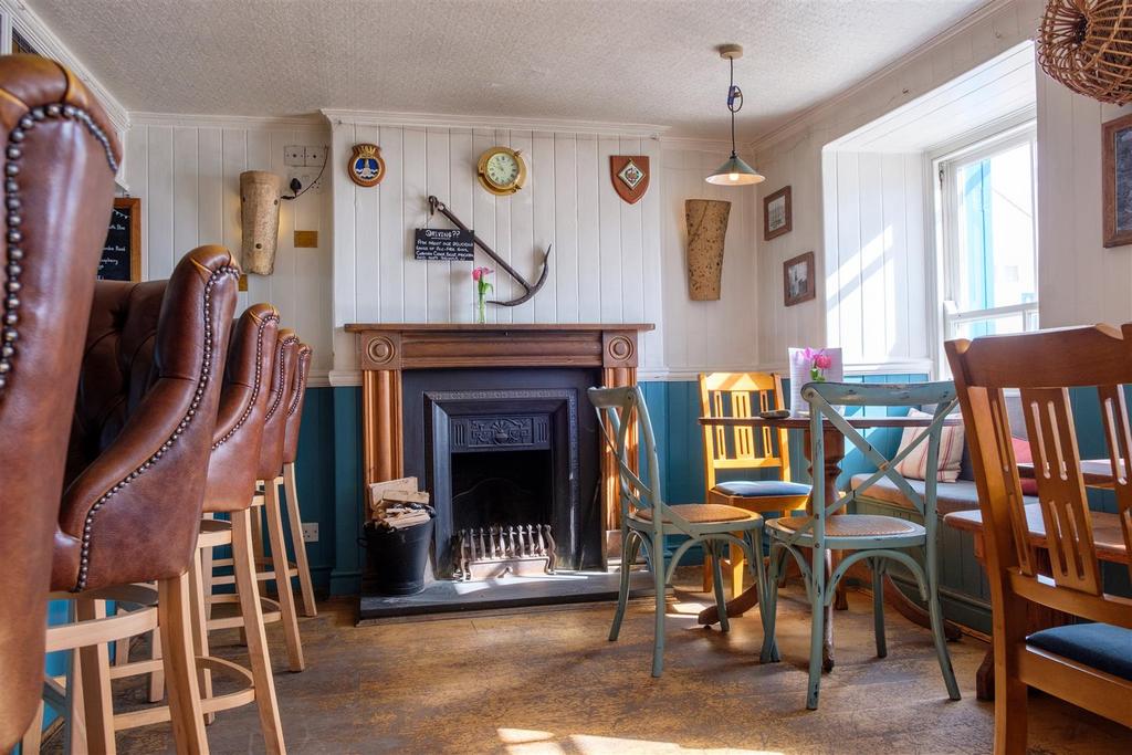 Parry Devonport Pub-38.jpg