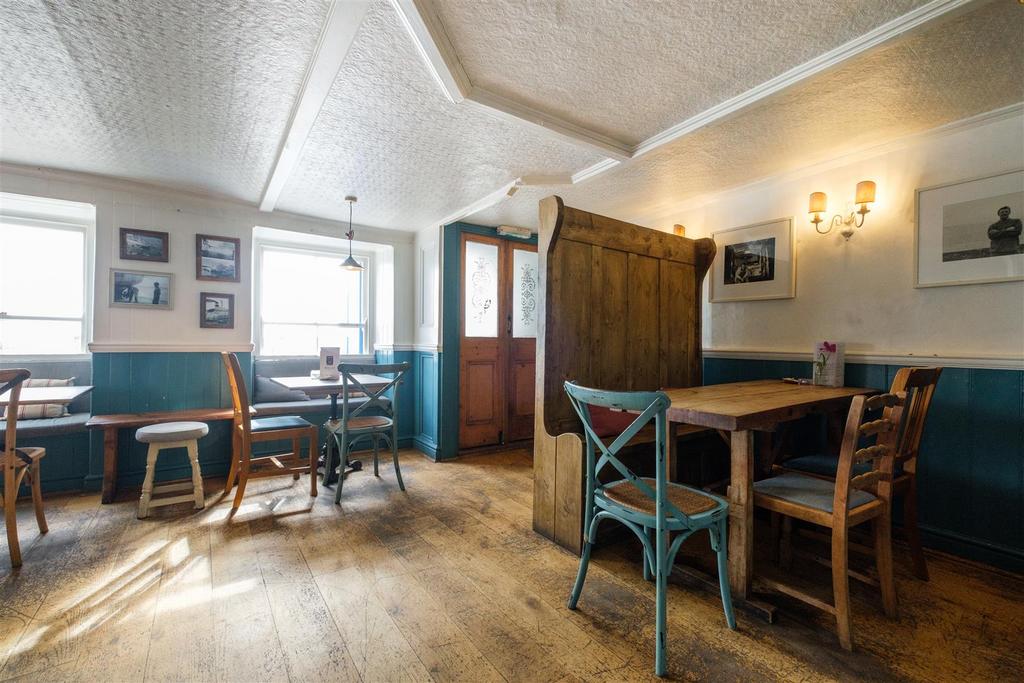 Parry Devonport Pub-13.jpg