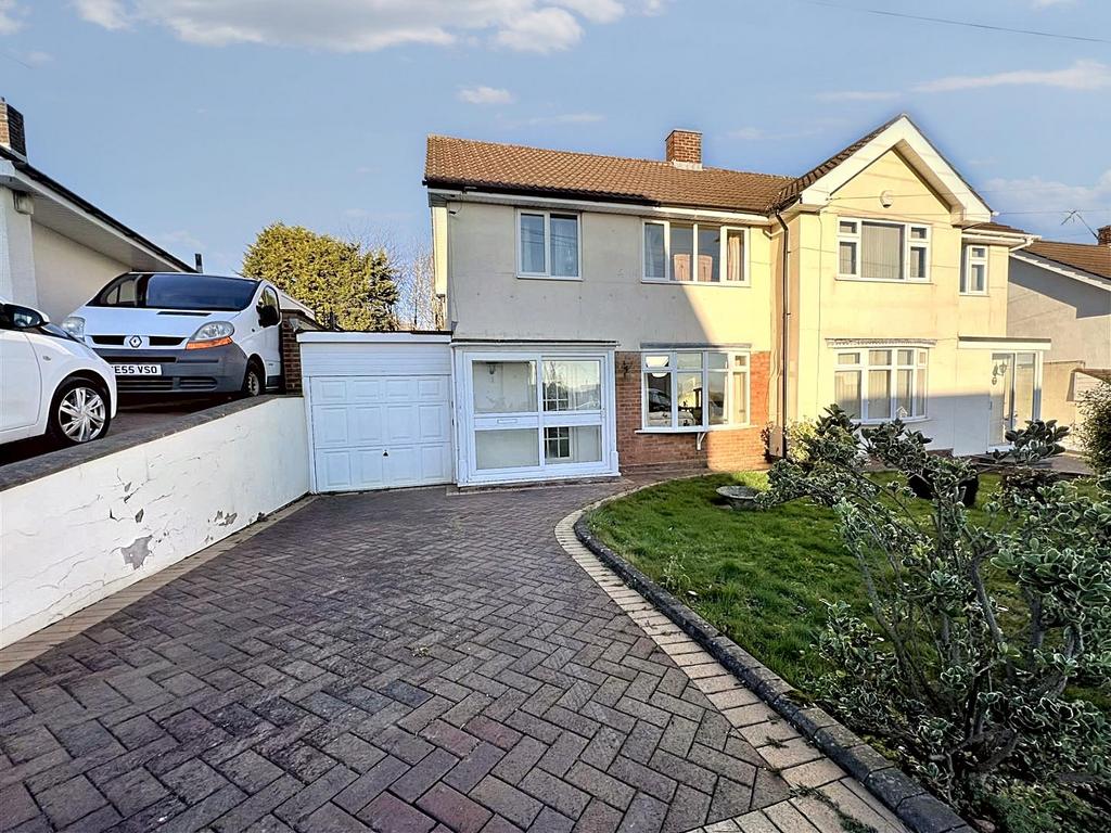 Abbotsford Avenue, Great Barr... 3 bed semidetached house £275,000