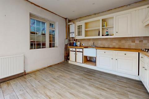 3 bedroom chalet for sale, Cerne Road, Gravesend, DA12