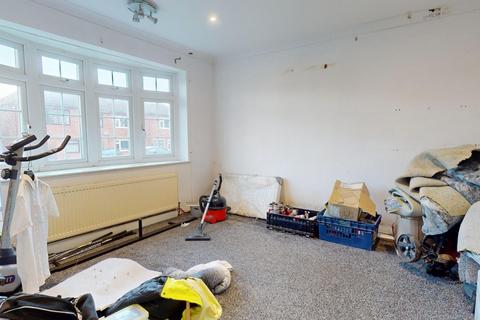 14 Cerne Road, Gravesend, DA12 4BW