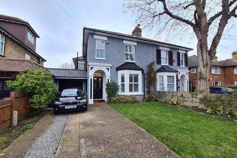 10 Springfield Road, Wallington, SM6 0BB