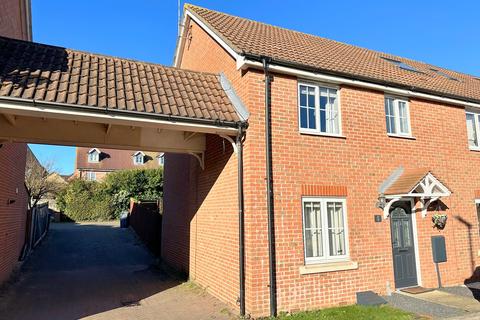 3 bedroom end of terrace house for sale, Cowdrie Way, Springfield, Chelmsford, CM2