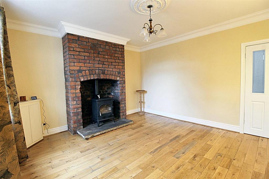 Darton Lane, Mapplewell S75 6AJ 3 bed terraced house £150,000