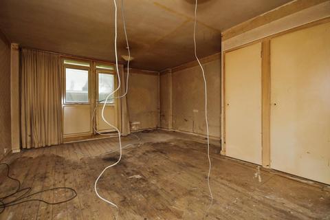 18 Batemoor Drive, Sheffield, S8 8EB
