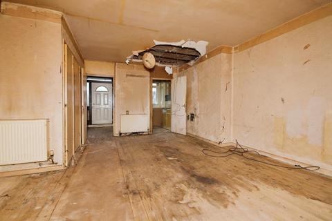 18 Batemoor Drive, Sheffield, S8 8EB