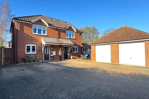 3 bedroom semi-detached house for sale, Myers Road, Potton SG19