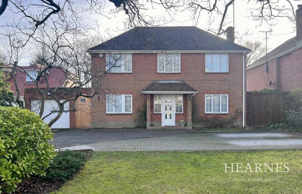 Magna Road, Bournemouth, BH11 3 bed detached house for sale £575,000