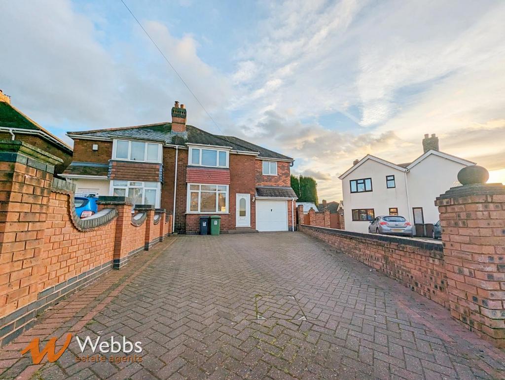 Castle Road, Walsall WS9 4 bed semidetached house £1,400 pcm (£323 pw)