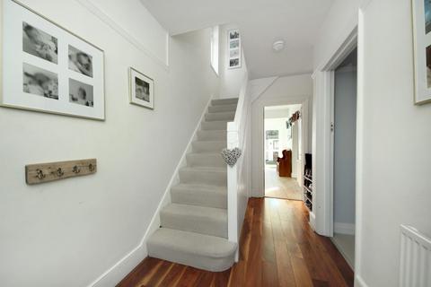 23 Park View, London, W3 0PU