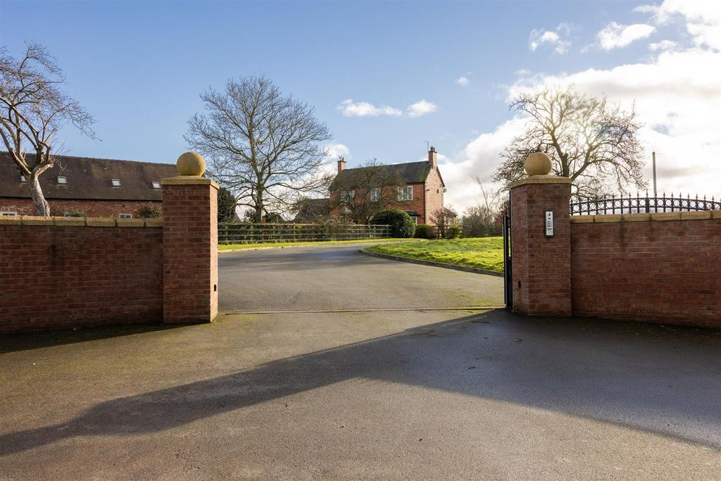 Maltkiln Farm, Woore Road, Buerton, Audlem 4 bed detached house for