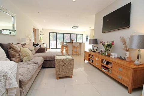 38 Hayes Way, Beckenham, BR3 6RL